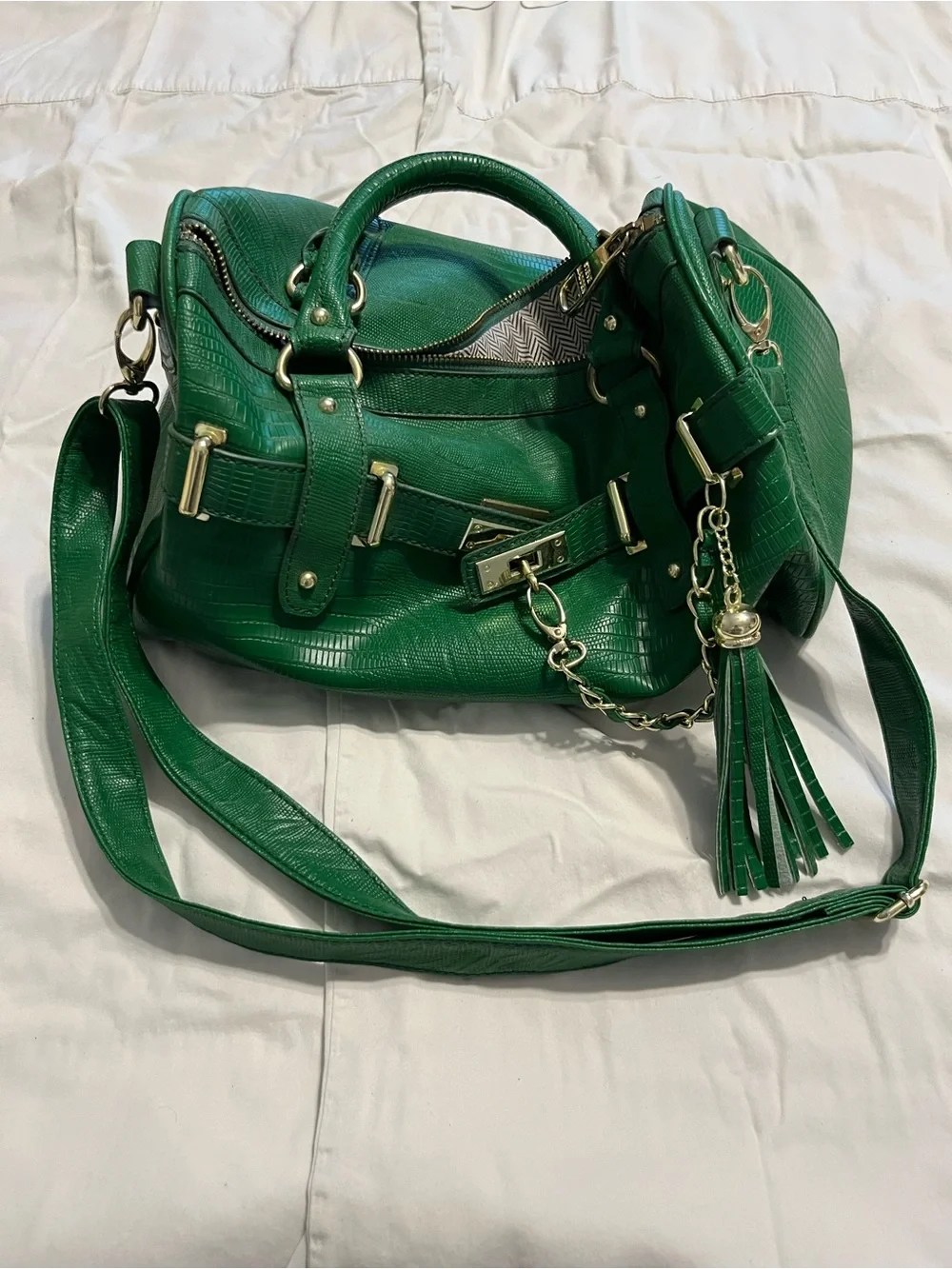 Steve Madden Green Purse with Tassel Accent and detachable strap